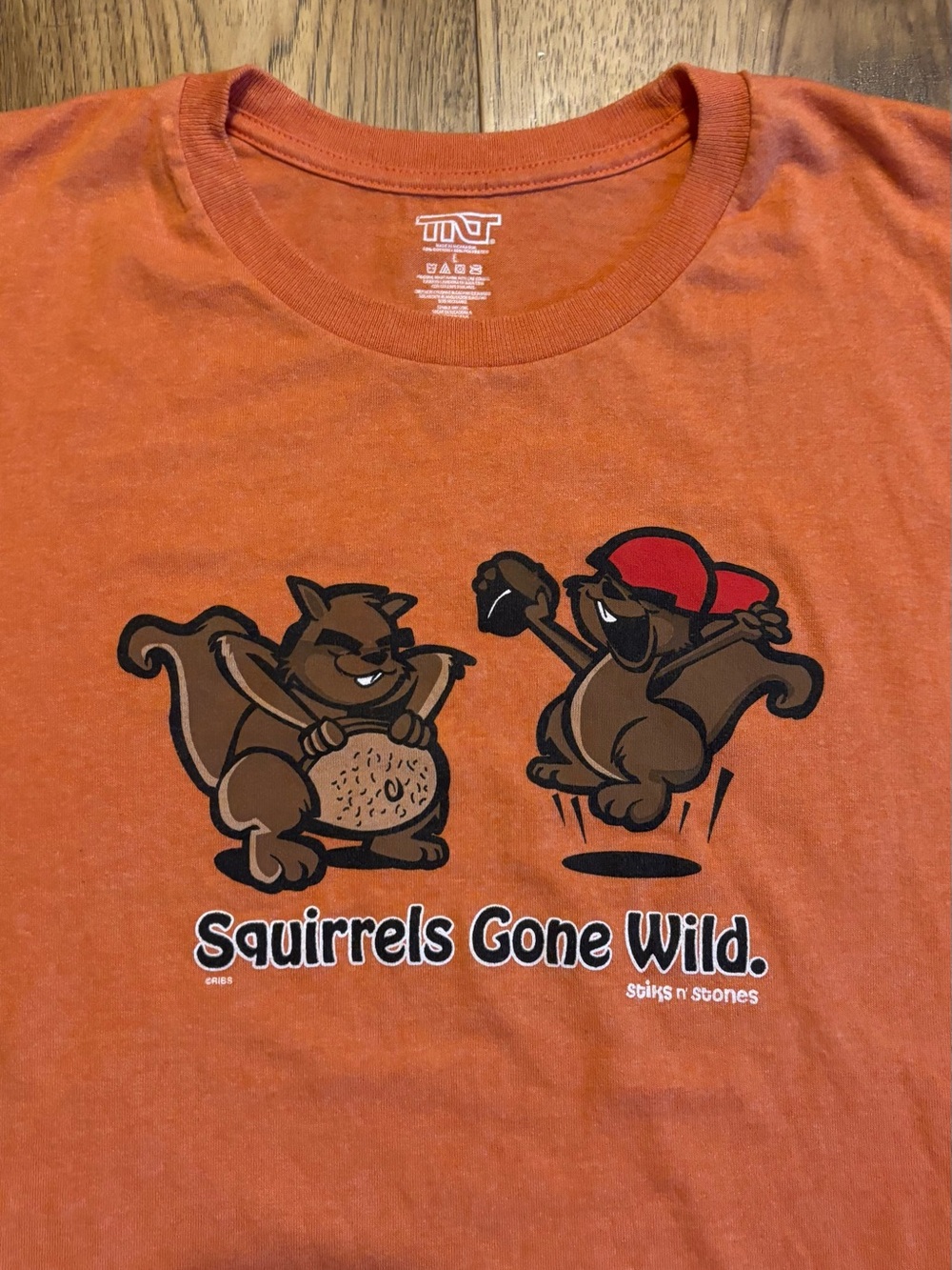 Vintage Squirrels Gone Wild Orange Graphic Tee - Large - Picture 2 of 4